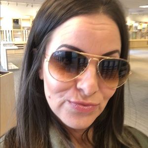 Meet your Posher, Amanda